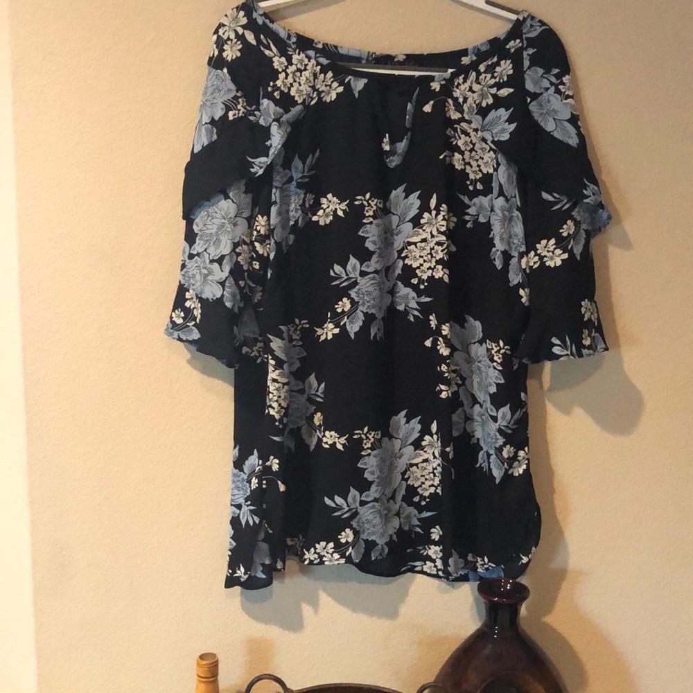 Black Floral Plus-Size Top